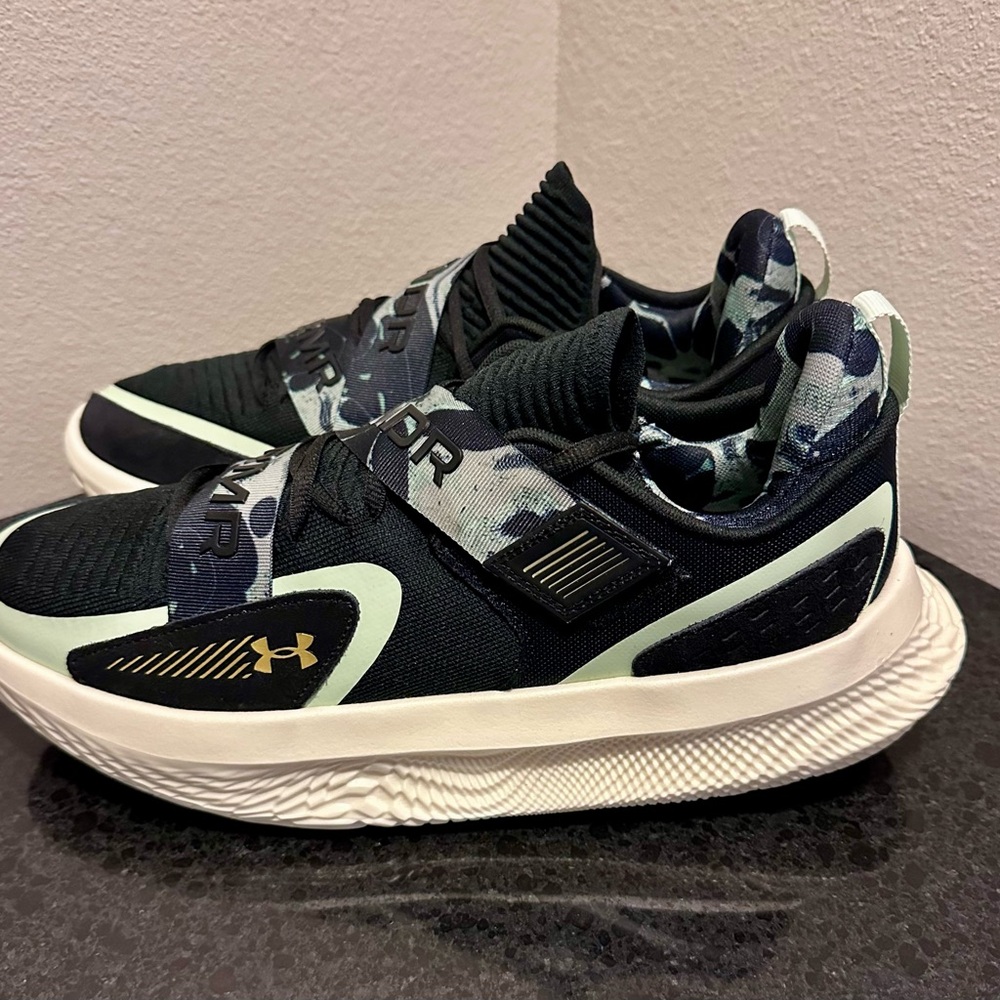 Under Armour FUTR X 4 Sneakers – Black / Retro Green Camo Mens Size 13 - Picture 3 of 5